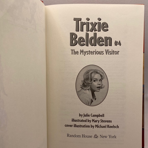 Trixie Belden Books: The Mysterious Visitor and The Marshland Mystery - Picture 7 of 16